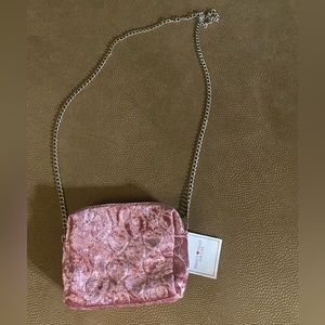 Perfect Image New York crossbody purse